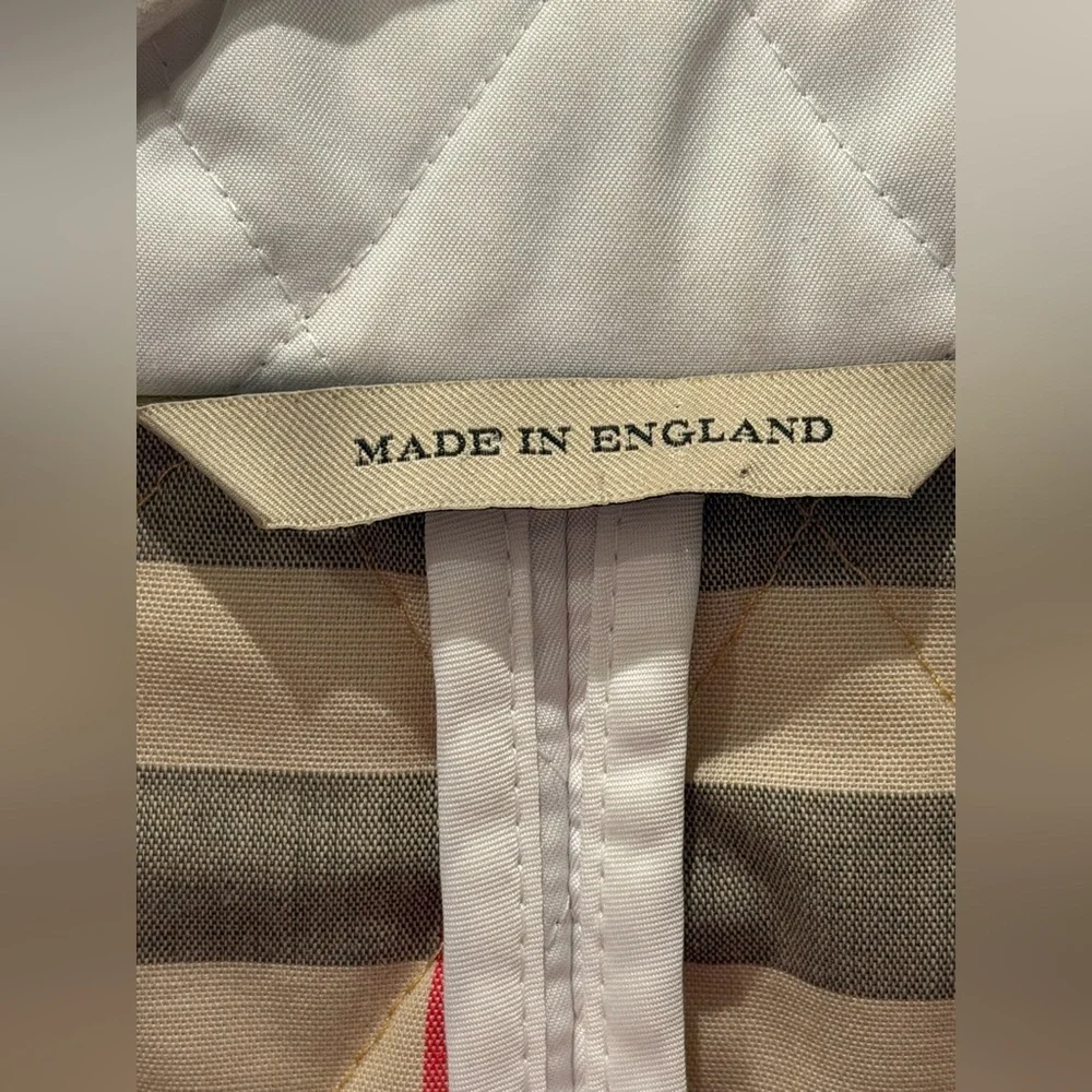 Burberry White Quilted Puffer Jacket - Picture 3 of 7